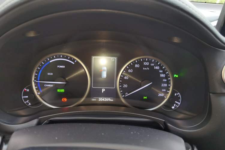 Used Lexus NX 2018 300h Front-Wheel-Drive FENGSHANG Version China V Emission Standard
