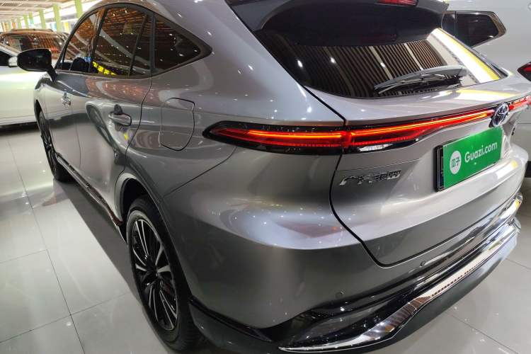 Used Toyota Venza 2022 Dual-Engine 2.5L CVT Two-Wheel Drive Prestige Edition
