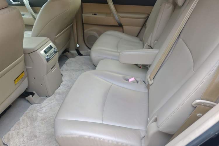 Used Toyota Highlander 2012 2.7L Two-Wheel Drive 7-Seater Luxury Edition
