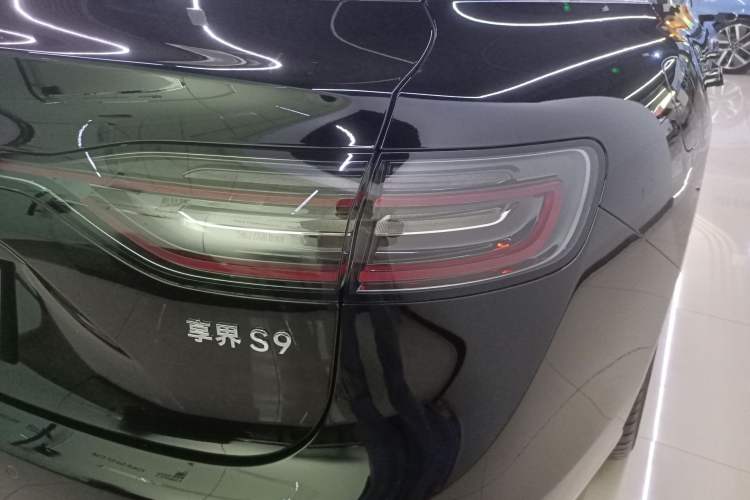 Used Hima Stelato S9 2025 Extended-Range Ultra Right Rear Taillight