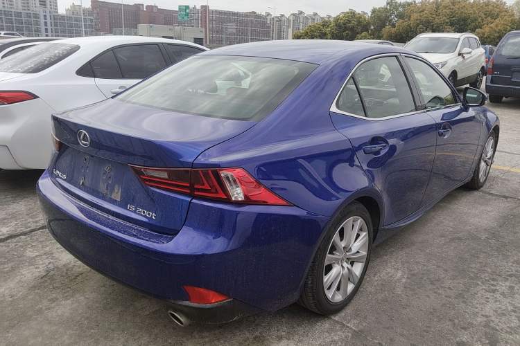Used Lexus IS 2015 200t F SPORT
