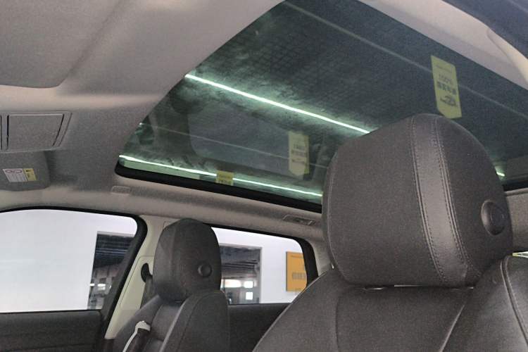 Used Land Rover Range Evoque 2018 200PS PURE New Fashion Edition Headliner