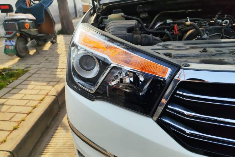 Used SsangYong Rodius 2014 2.0T Diesel Two-Wheel Drive Elite Navigation Edition