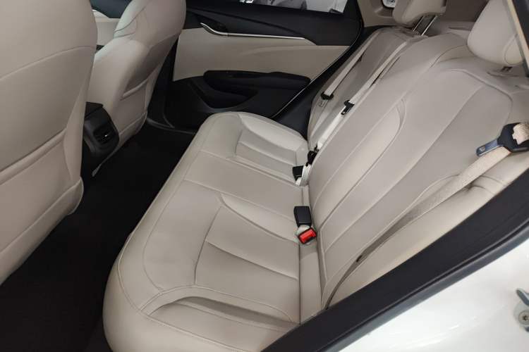 Used Buick GT 2018 15T Dual-Clutch Elite Model China V Standard Left Rear Seat