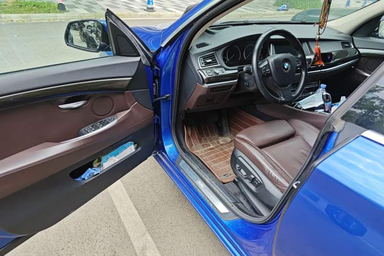 Used BMW 5 Series GT 2014 535i Luxury Edition Driver Seat