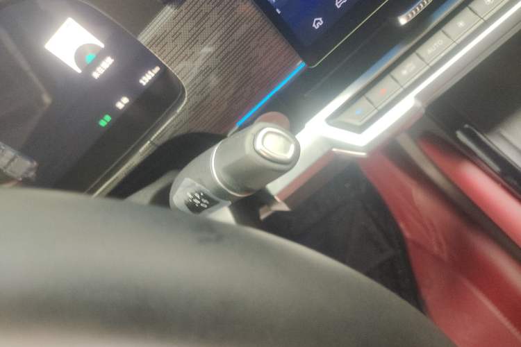 Used Tank 400 New Energy 2026 Model—Hi4-T Smart Enjoyment Version Gear Lever