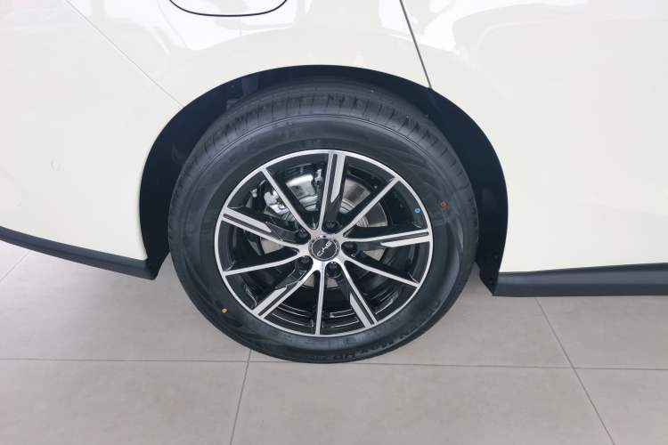 Used BYD Seal 06 DM-i Touring 2025 Model DM-i 150KM Deluxe Right Rear Wheel Hub