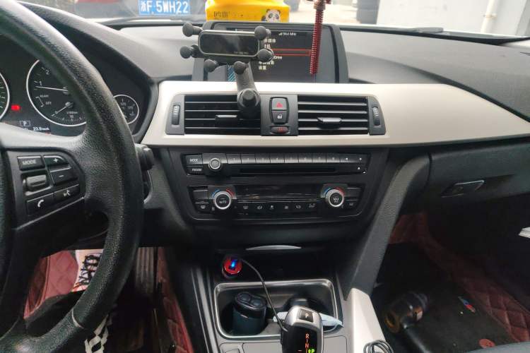 Used BMW 3 Series 2014 320Li Fashion Model Audio And AC Panel