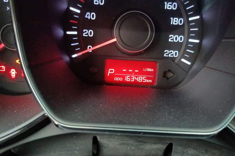 Used Kia K2 2012 Sedan 1.4L Automatic GLS Commemorative Edition Odometer Close Up
