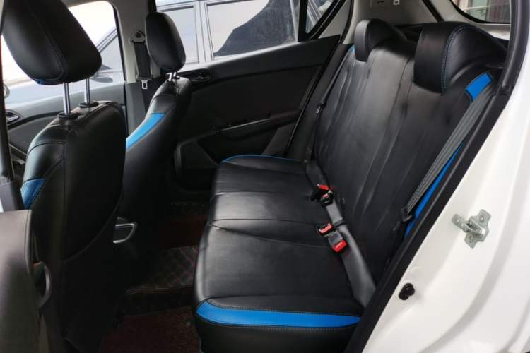 Used Baojun 310 2016 1.2L manual Comfort trim level