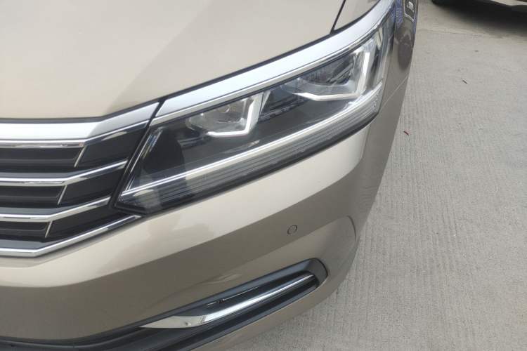 Used Volkswagen Passat 2017 280TSI DSG Luxury Edition Left Front Headlight