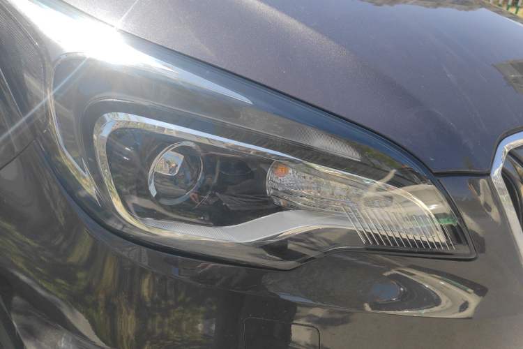 Used Buick Envision 2016 28T Four-Wheel Drive Elite Version Right Front Headlight