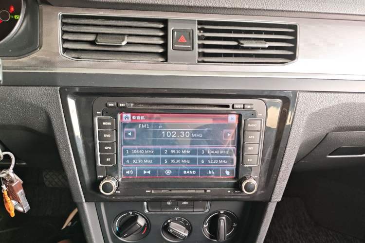 Used Volkswagen Bora 2016 1.6L Automatic Fashion Model Audio And AC Panel