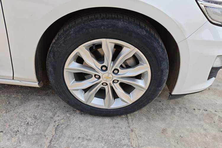 Used Chevrolet Malibu XL 2019 535T CVT Active Version Right Front Wheel Hub