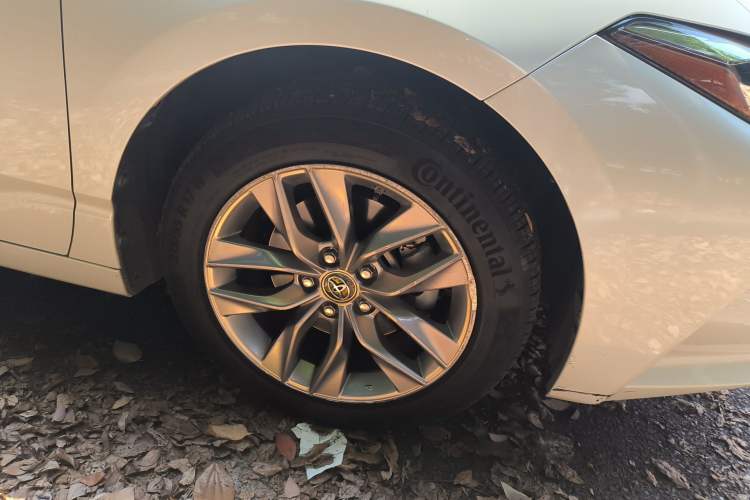 Used Toyota Avalon 2019 2.0L Ambition Edition China VI Right Front Wheel Hub