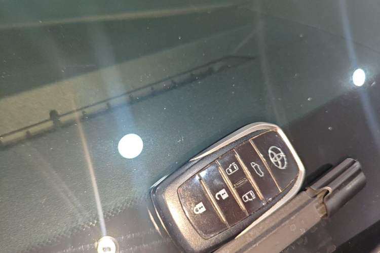 Used Toyota Alphard 2020 Dual-Engine 2.5L Luxury Edition
