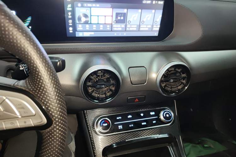 Used FORTHING T5 EVO 2021 1.5TD DCT Diamond Edition Audio And AC Panel