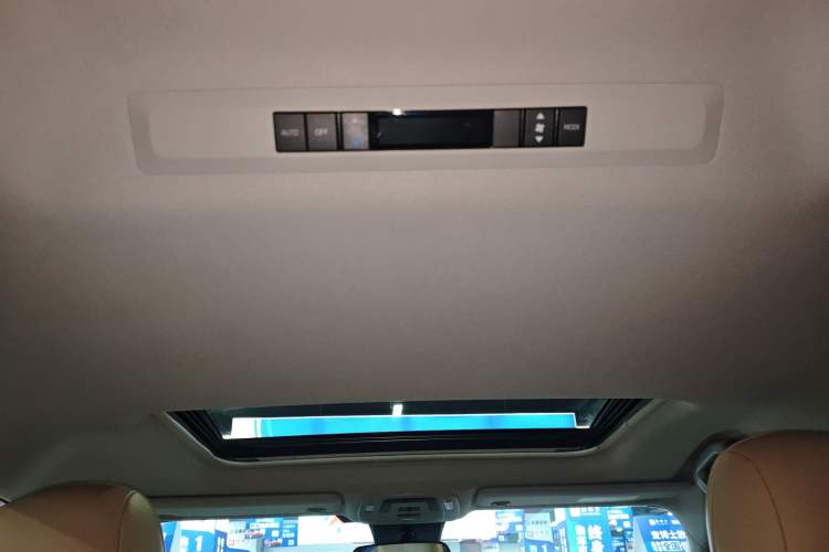 Used Toyota SIENNA 2024 2.5L Hybrid Comfort Edition Headliner