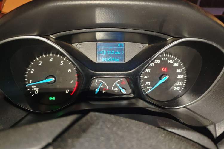 Used Ford Focus 2012 Hatchback 1.6L Manual Fashion Edition
