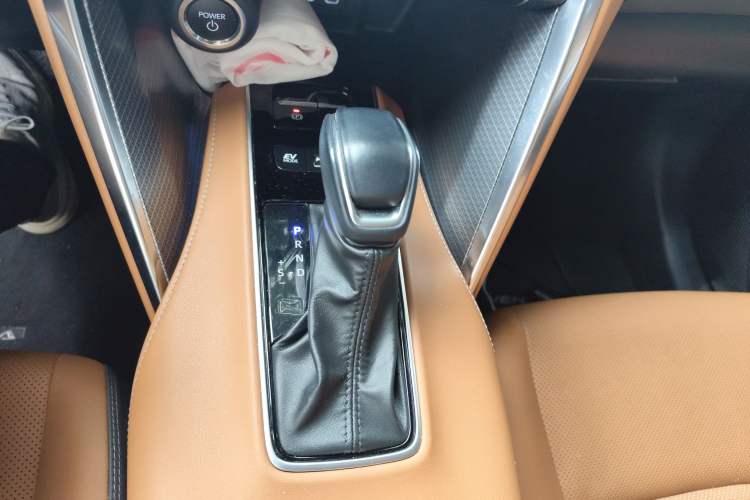 Used Toyota Venza 2023 2.5L Smart Electric Hybrid Dual-Drive Prestige Version Gear Lever