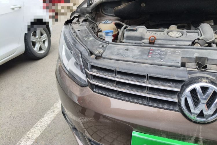 Used Volkswagen Touran 2011 1.4T Manual Zhiya Edition 5 Seats Right Front Headlight