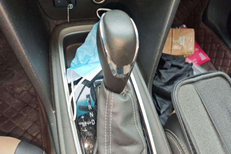 Used Chevrolet Monza 2021 320 Automatic Enjoyment Sunroof Edition Gear Lever