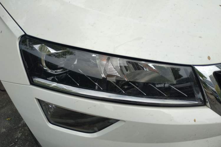 Used Skoda Karoq 2022 TSI280 Prestige Edition Right Front Headlight