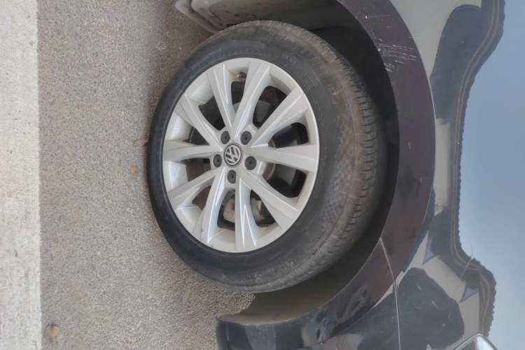 Used Volkswagen Lavida 2017 1.6L Automatic Comfort Edition
