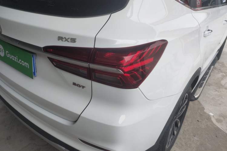 Used Roewe RX5 2016 30T Two-Wheel Drive Automatic Internet Smart Edition Right Rear Taillight