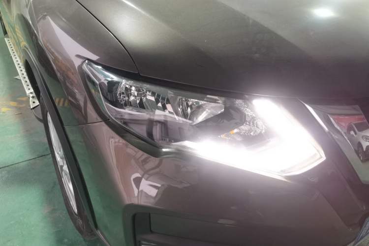 Used Nissan X-Trail 2017 2.0L CVT Comfort Edition 2WD Right Front Headlight