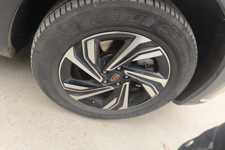 Used Hongqi HS5 2022 2.0T Smart Connect Flagship Edition Right Front Wheel Hub