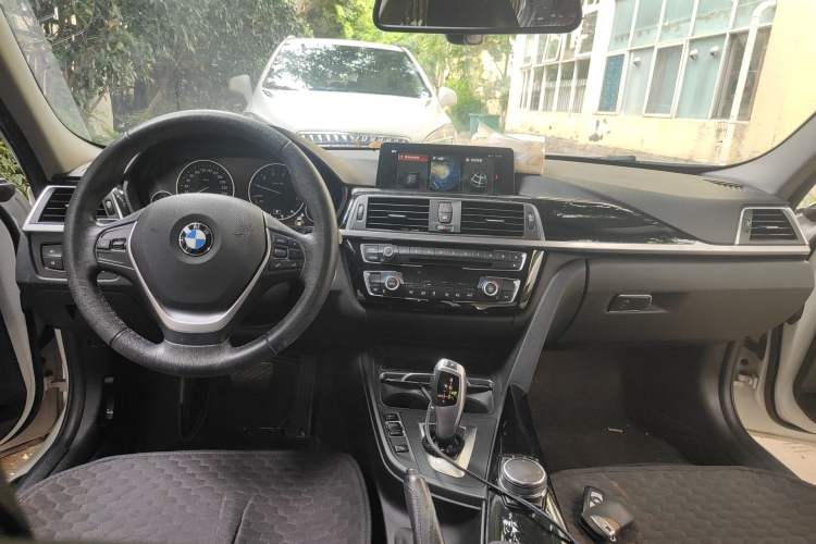 Used BMW 3 Series 2017 320Li Fashion Model
