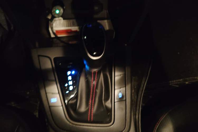 Used Hyundai Elantra (6th Generation / Lingdong) 2019 1.4T Dual-Clutch Xuan Dong · Dynamic Model Gear Lever