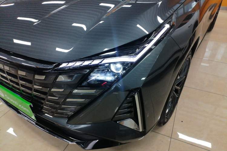 Used CHANGAN UNI-Z 2025 500Bar PRO
