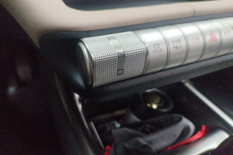 Used BYD Dolphin 2023 420 km Fashion Edition Gear Lever