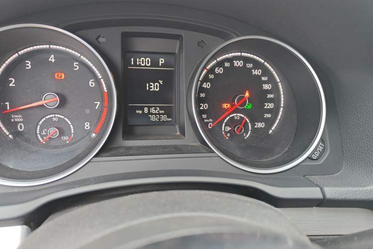 Used Volkswagen Scirocco 2015 1.4TSI Fashion Edition Odometer Close Up