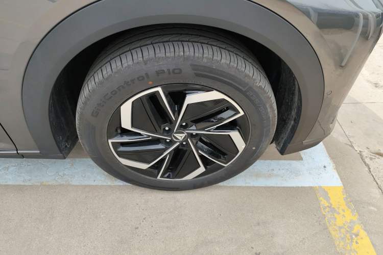 Used Deepal S07 2026 230Ultra with Huawei Qiankun ADS SE Edition Right Front Wheel Hub
