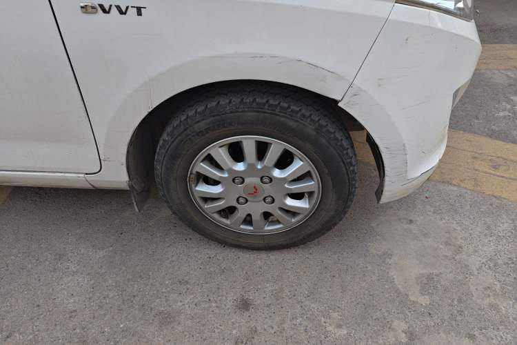 Used Wuling Rongguang V 2018 1.5L Standard Version Right Front Wheel Hub