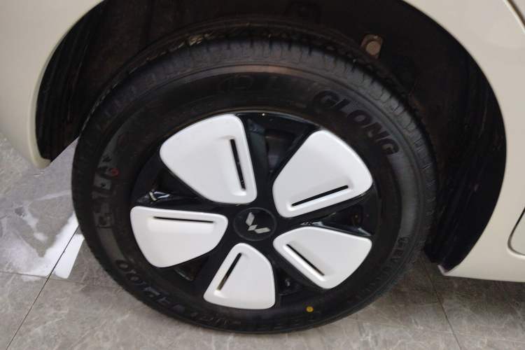 Used Wuling Hongguang MINIEV 2025 Four-Door Version Advanced Edition Exterior 5