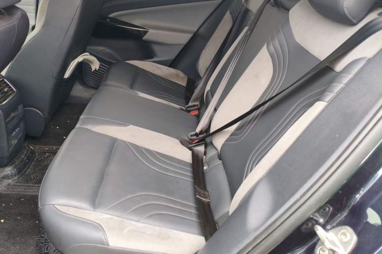 Used Volkswagen ID.4 CROZZ 2021 Long-Range Lite PRO Two-Wheel Drive Version Left Rear Seat