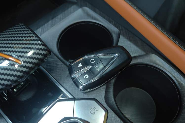 Used CHANGAN UNI-V 2022 1.5T Prestige Version Interior 1