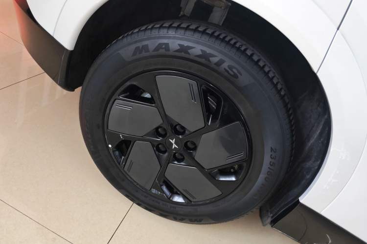 Used XPeng G6 2025 625 Long-Range Max Flagship Edition Right Rear Wheel Hub