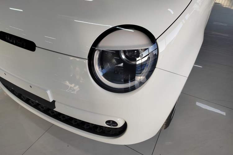 Used CHANGAN NEVO Lumin 2026 Model Treasure Edition 205km Passionate Beige Ningde Left Front Headlight