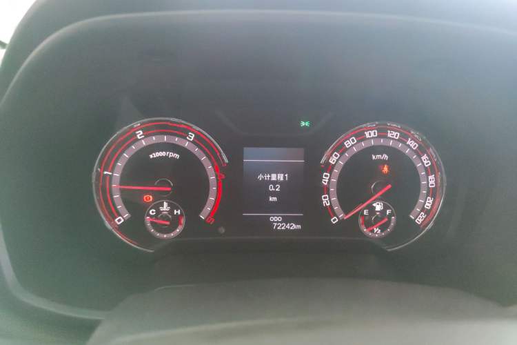 Used SAIC MAXUS T70 2019 2.0T Diesel Manual Two-Wheel Drive Comfort Version with Long Body and High Ground Clearance
