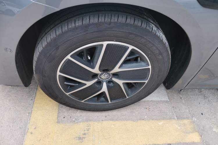 Used BYD Qin L 2025 DM-i Smart Drive 120KM Leading Model