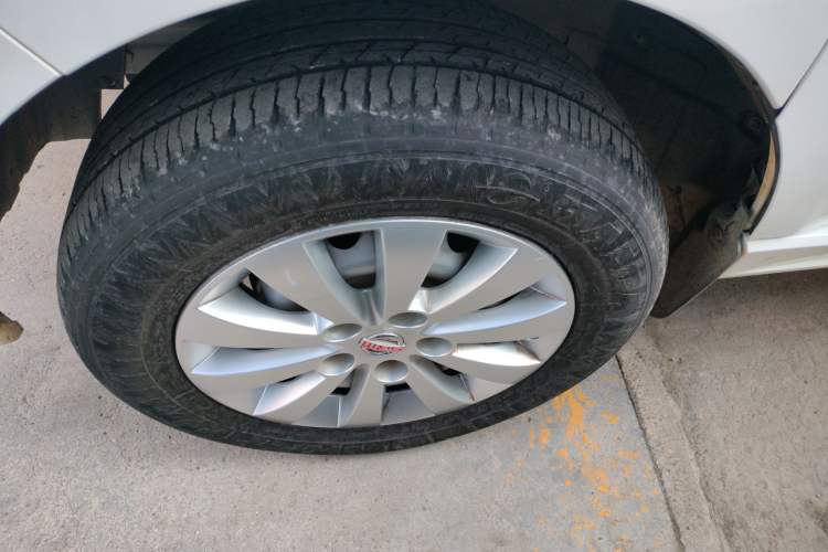 Used Jinbei Gold Hiace 2023 1.5L Passenger Vehicle Engineering Lion 9 Seats
