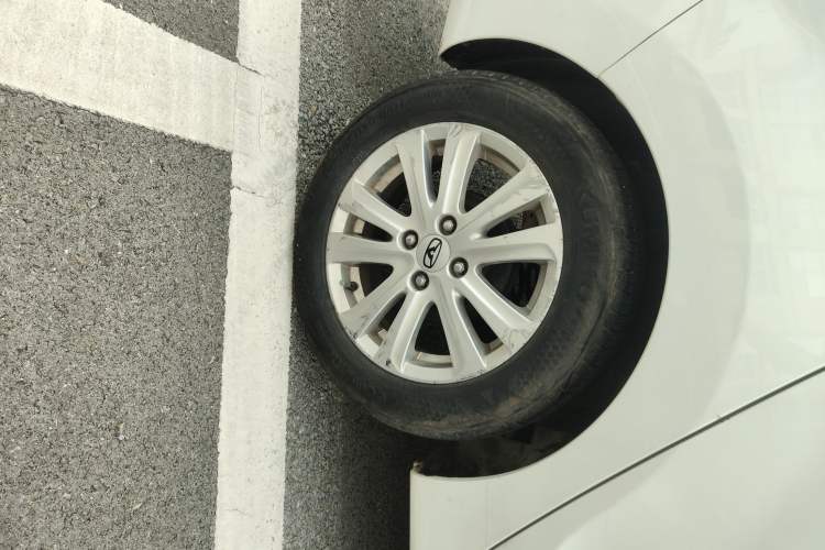 Used Cowin C3 2015 1.5L Manual Gold Diamond Edition
