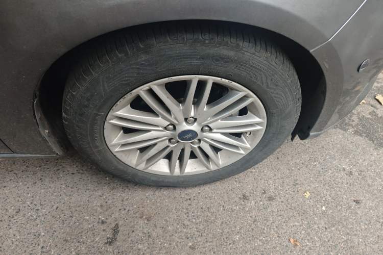 Used Ford Focus 2015 Sedan EcoBoost 180 Automatic Flagship Model
