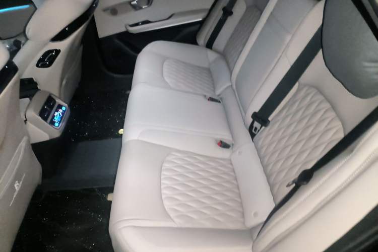 Used BYD Han 2025 DM-i Intelligent Driving Edition 125KM LiDAR Flagship Model