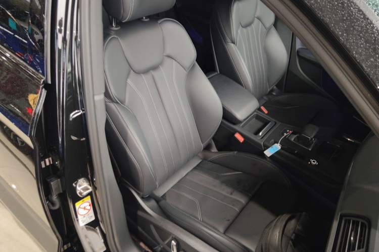 Used Audi Q5L 2025 quattro 45th Anniversary Edition 45 TFSI Luxury Dynamic Model